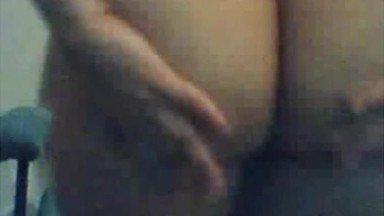 Ragazza indiana dai grossi seni in webcam