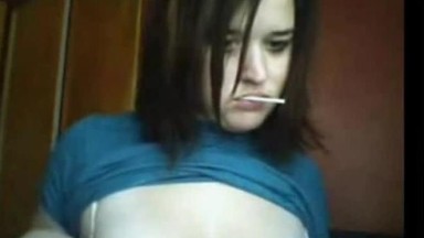 Ragazza cattiva si mette delle cose nel culo - webcam anale amatoriale