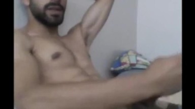 Fusto turco dal cazzo grosso viene in webcam